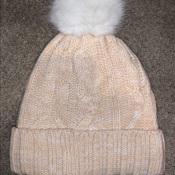 VS PINK Cream Sherpa Beanie/Hat - Picture 2 of 3
